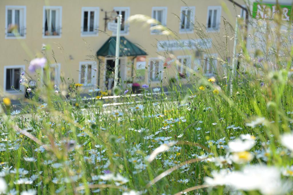 Hueber Der Wirt Hotel Sankt Georgen an der Leys Esterno foto